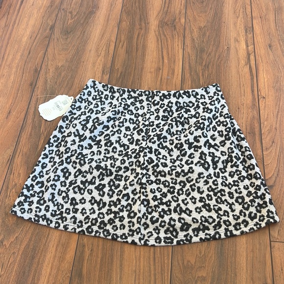 NWT - Altar’d State Anisa Leopard Skirt (M) - Picture 5 of 5